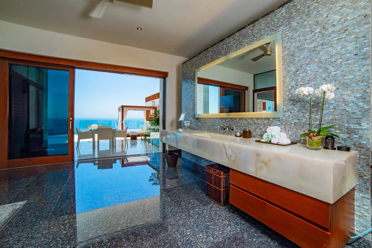 Bathroom with terrace and ocean views